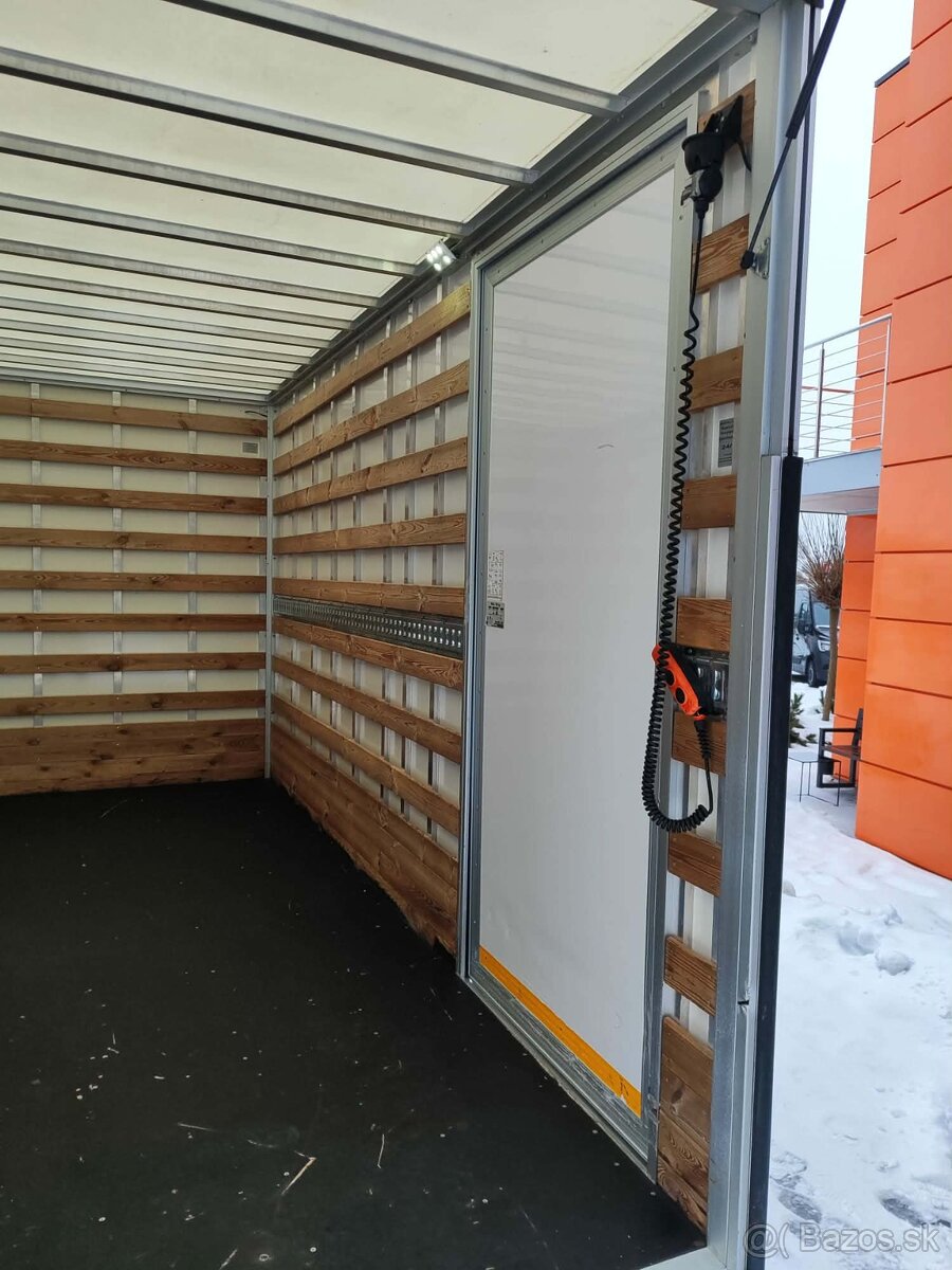 Renault Master 8 paletový 2.3 CDTi čelo plošina 150koni - 10