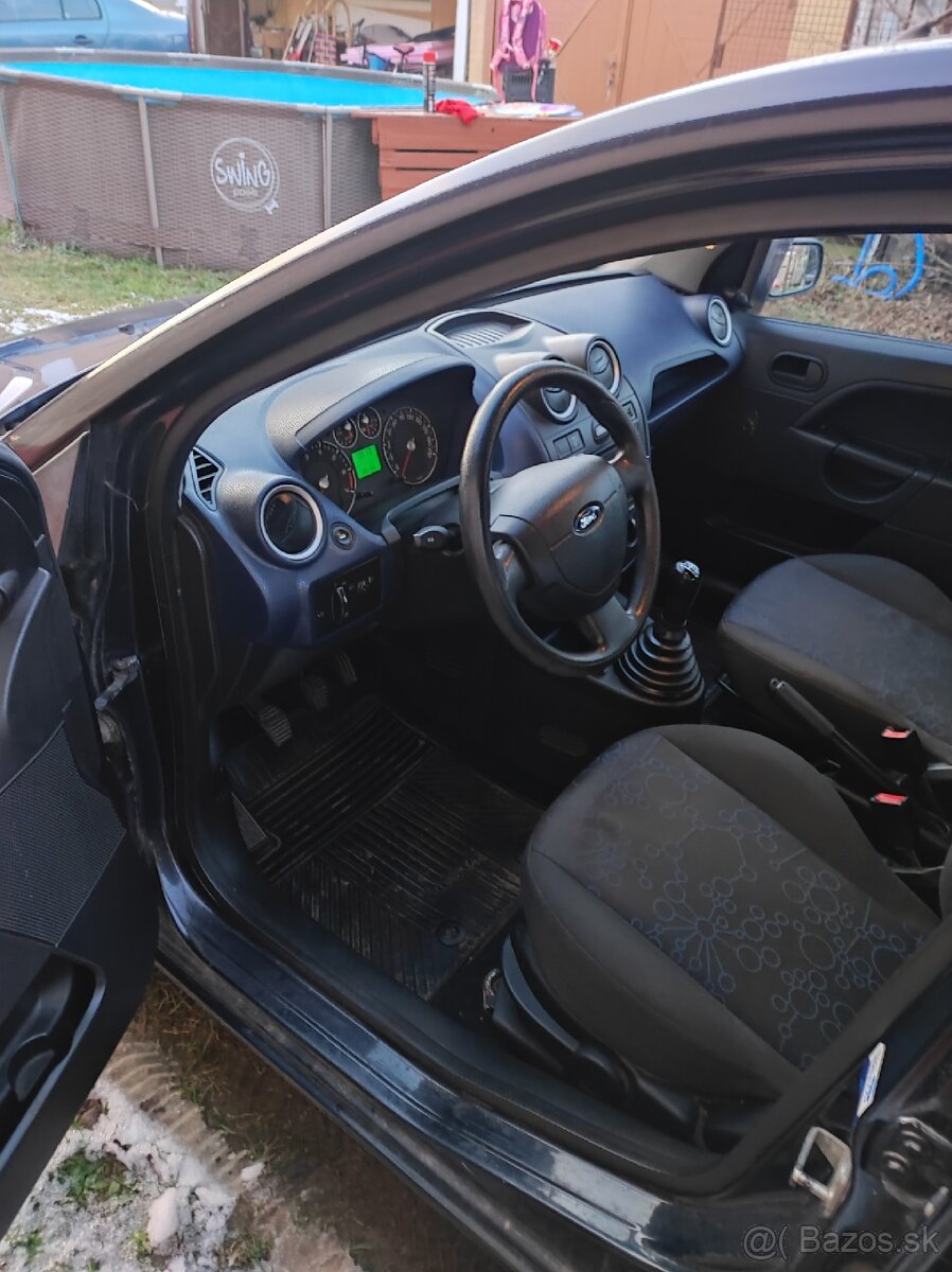 Ford fiesta 1.25 benzín - 10