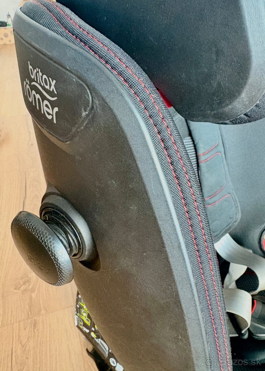 Britax Römer Advansafix IV R (Premium line) - 10