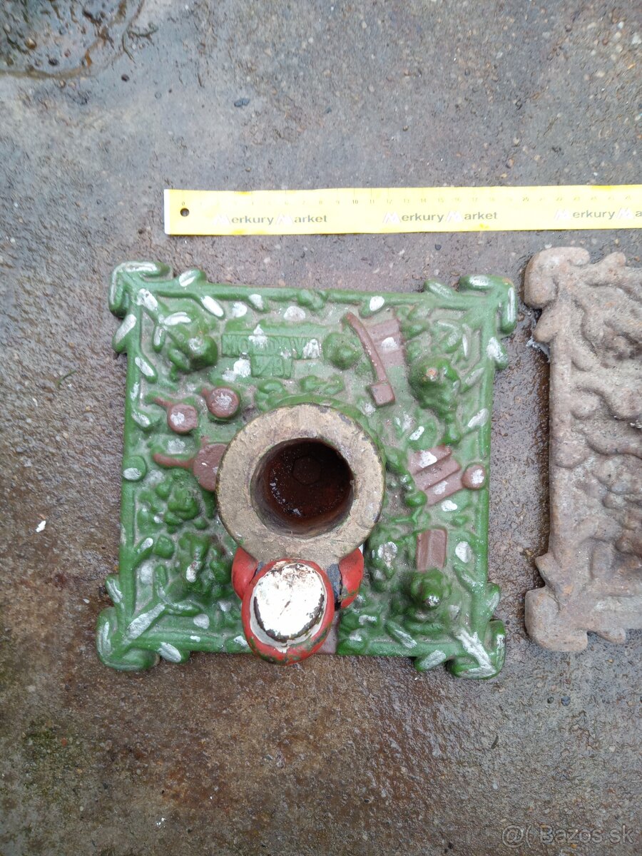 Liatinový držiak na vianočný stromček - 10