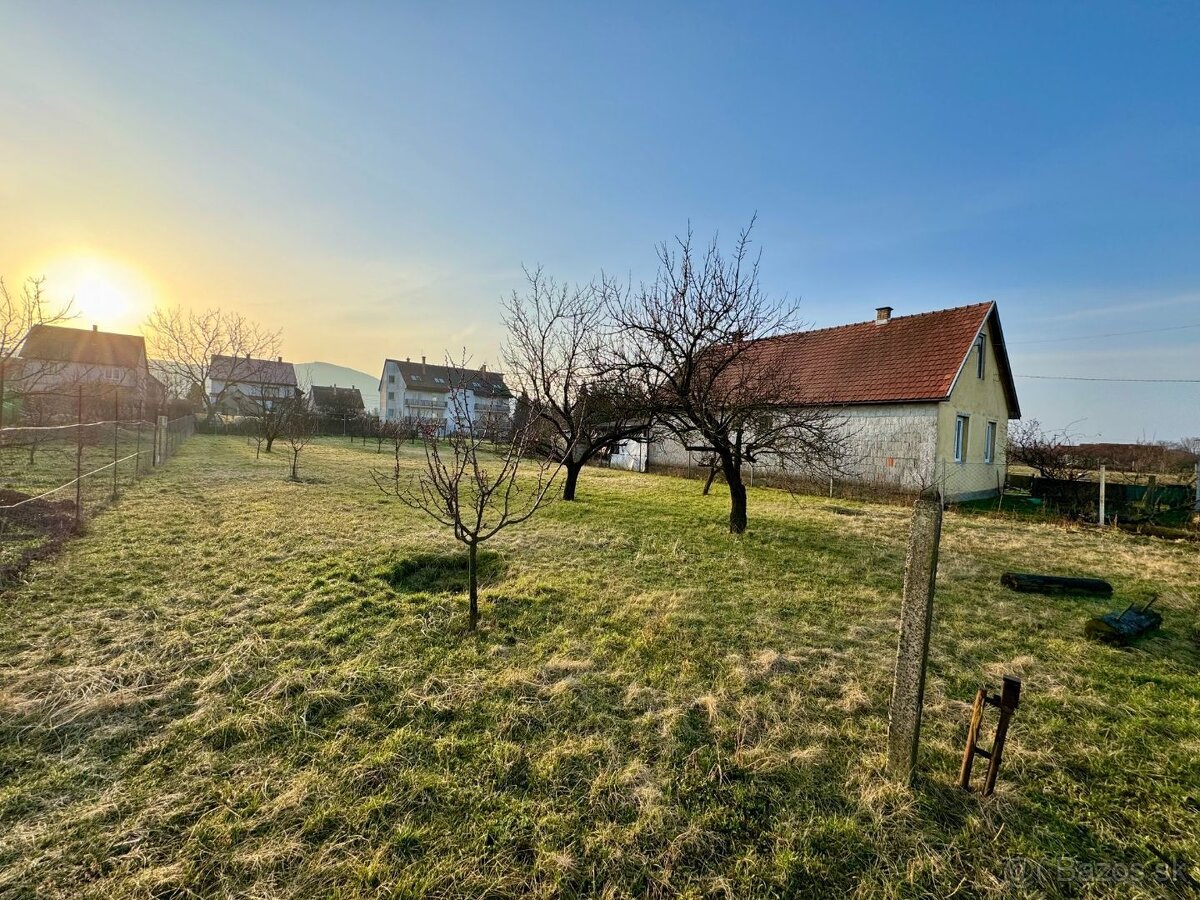 MAĎARSKO - GONC STAVEBNÝ POZEMOK 852 M2, IS NA HRANICI POZEM - 10