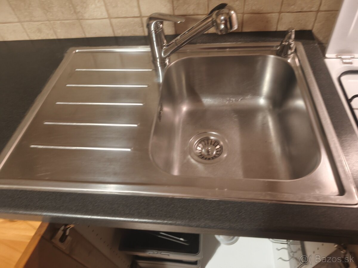 Predám lacno peknú kuchynskú linku so sporákom, stolom - 10