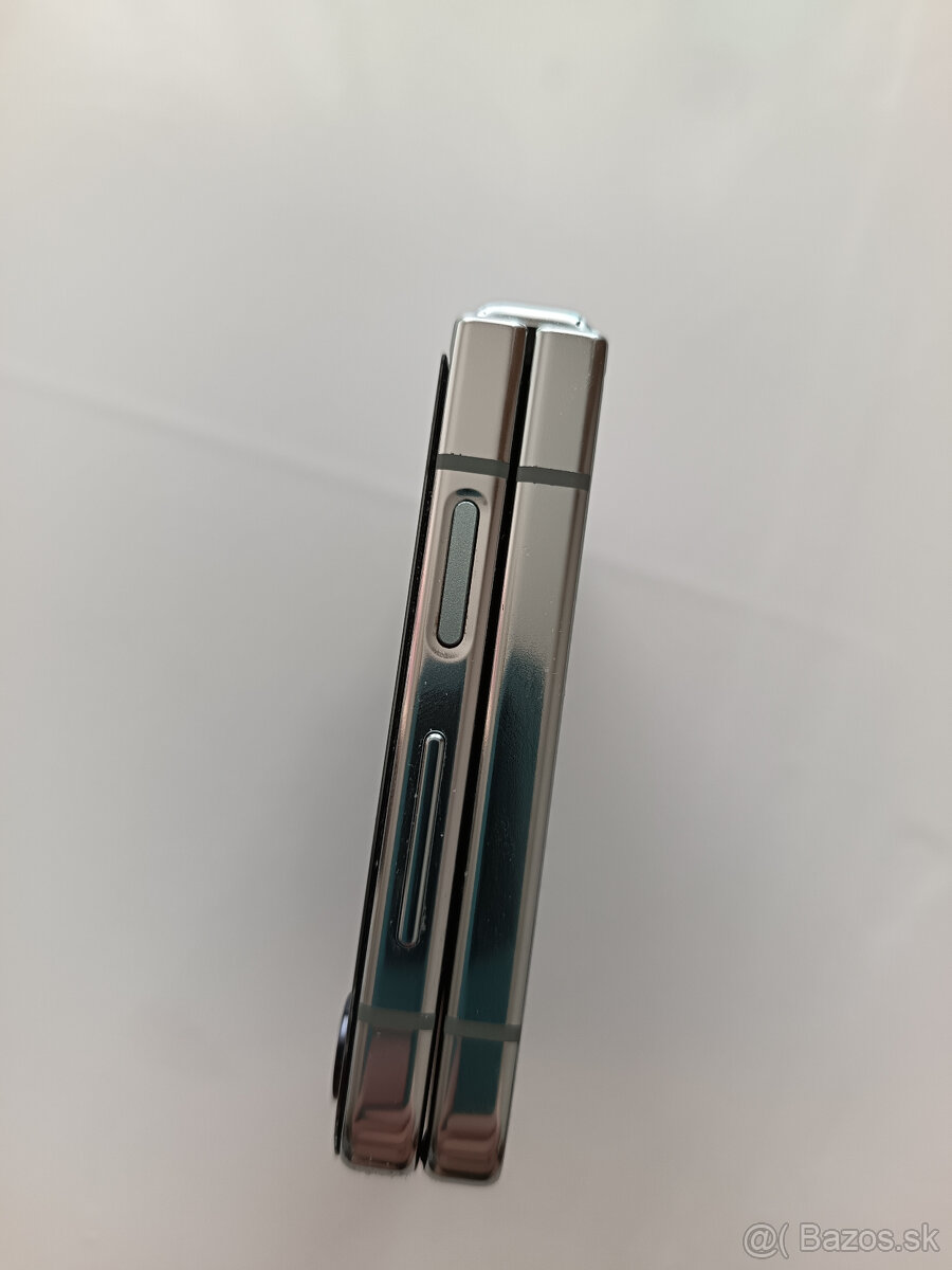 Samsung Galaxy Z Flip5 - 10