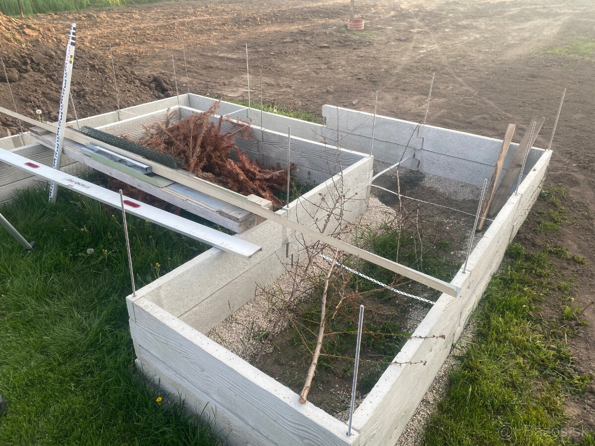 10% ZĽAVA na Betónové vyvýšené záhony ucelené zostavy - 10