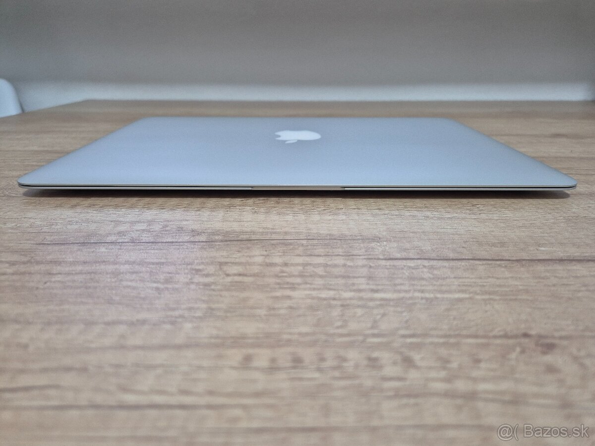 MacBook Air (13-inch, 2017) /Intel Core i5/8GB RAM/128GB SSD - 10