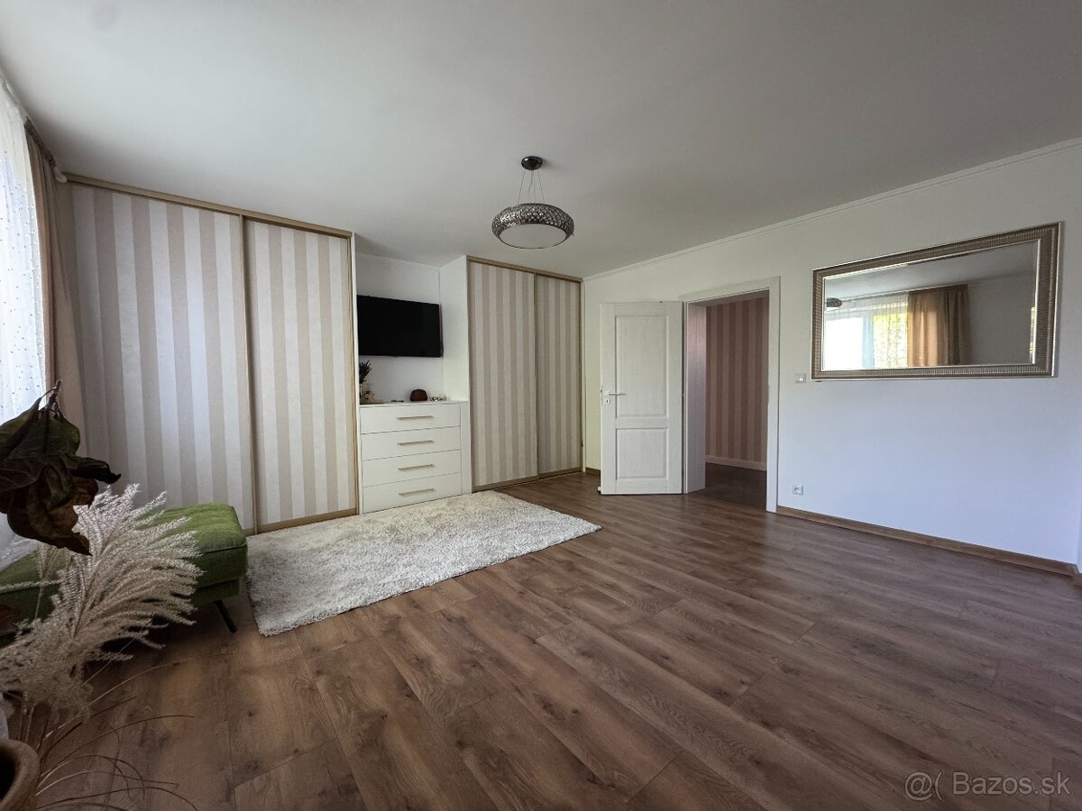 Veľký 4 izbový rodinný dom s bazénom, Krásno - Partizánske - 10