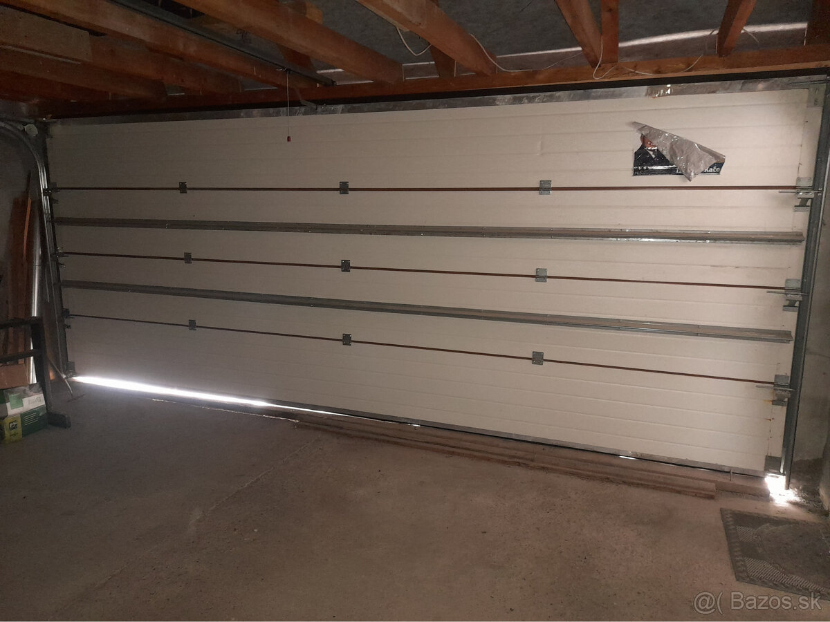 Znížená cena ::Predaj rodinného domu s veľkým pozemkom – kom - 10