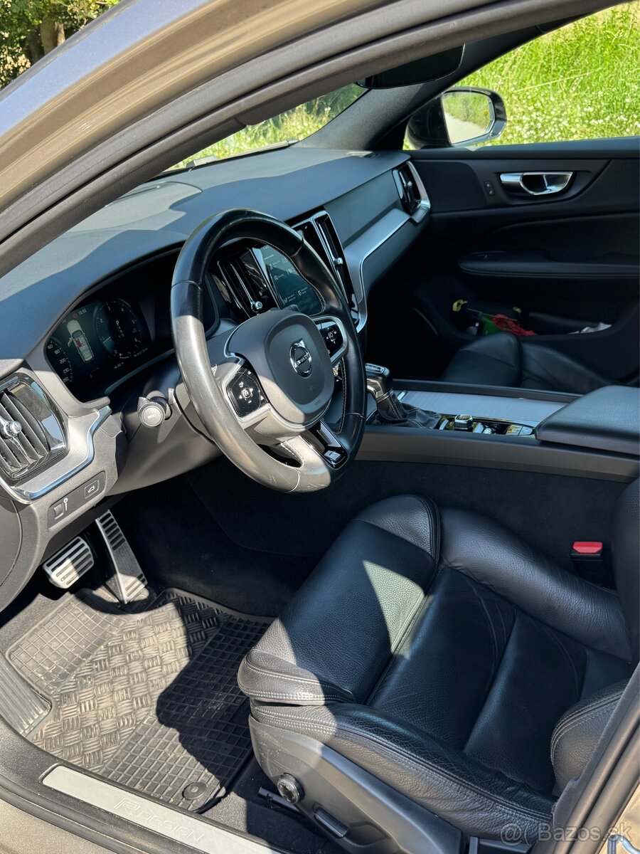 Volvo V60 R Design D4 - 10