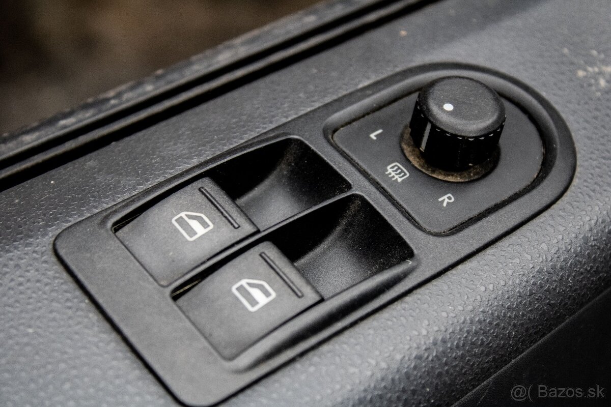 Volkswagen Transporter T5 Shuttle 2.5TDI 96kW 7-miestne - 10