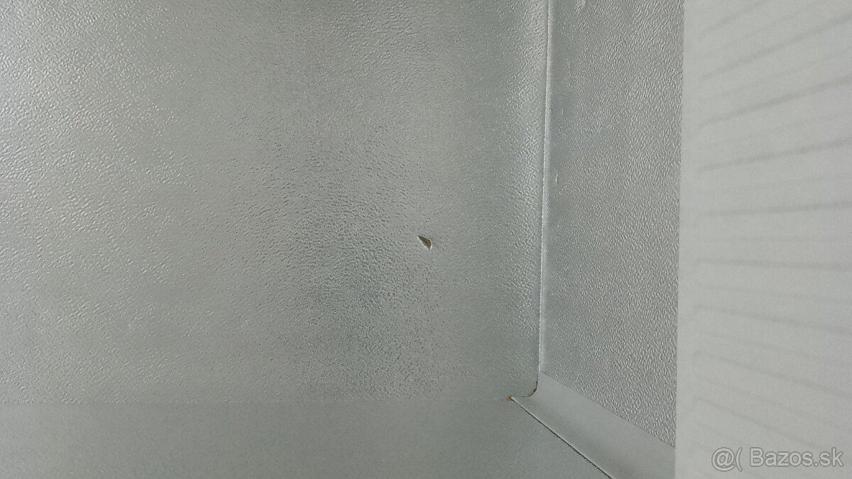 Truhlicová mraznička Whirlpool - 10