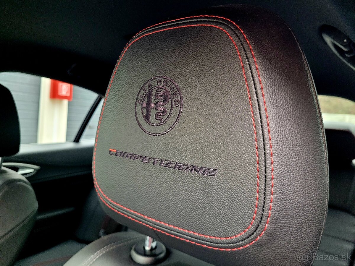 Alfa Giulia 2.0 COMPETIZIONE Q4 benzín 206kw (DPH) - 10