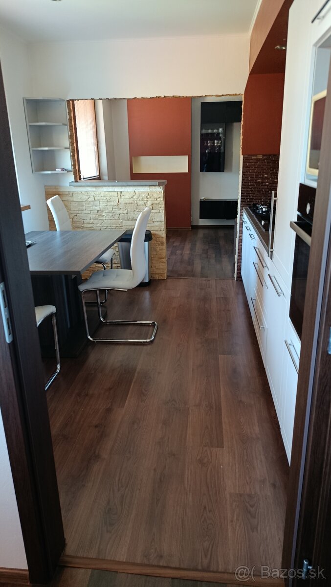 Predám 3-izbový byt Gelnica 74m2 - 10