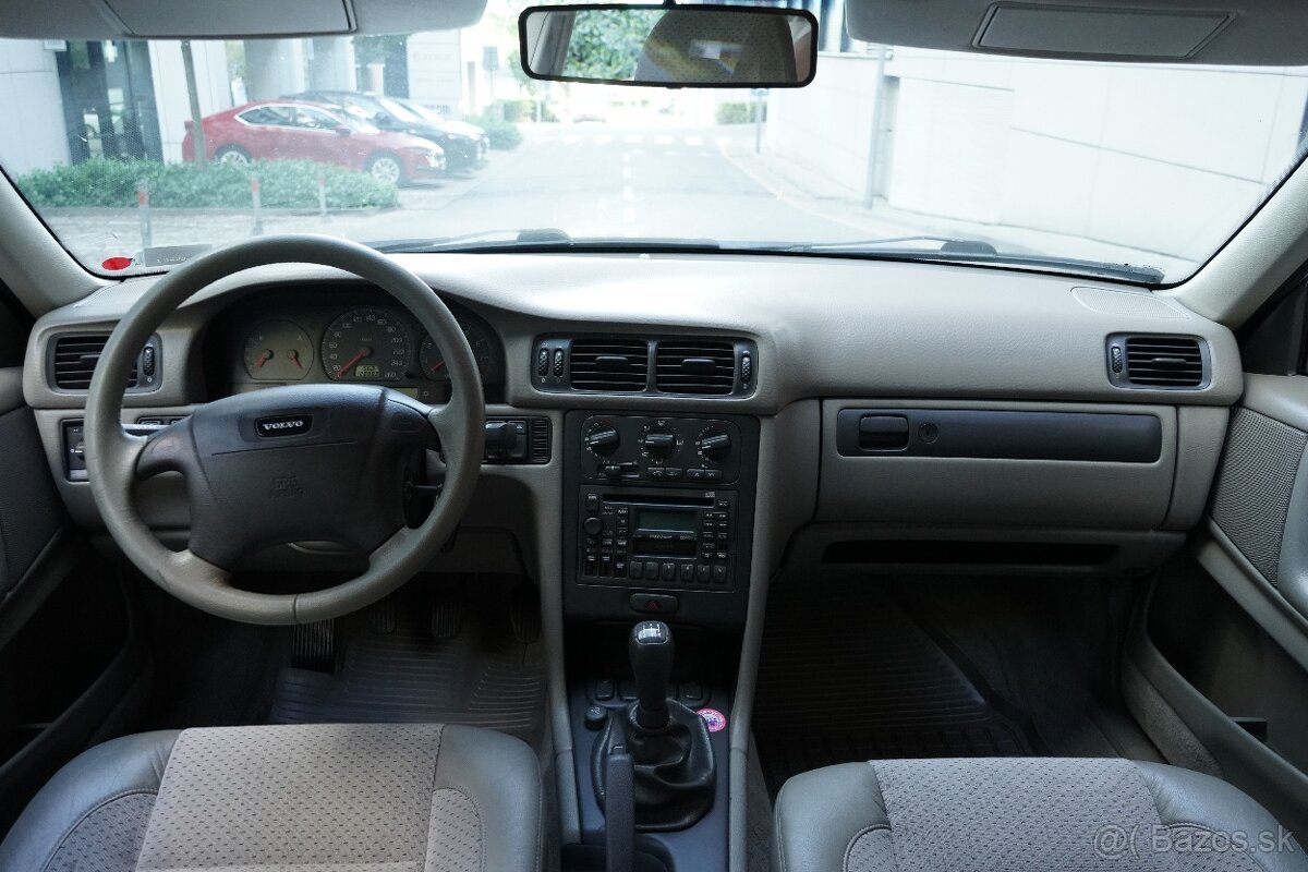 Volvo S70 2.0 I5 Classic - 128.000km - Diplomatická výbava - 10