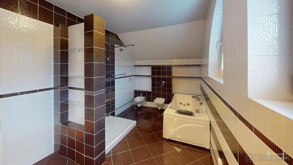 Nadštandardný rodinný dom s wellnesom - 10