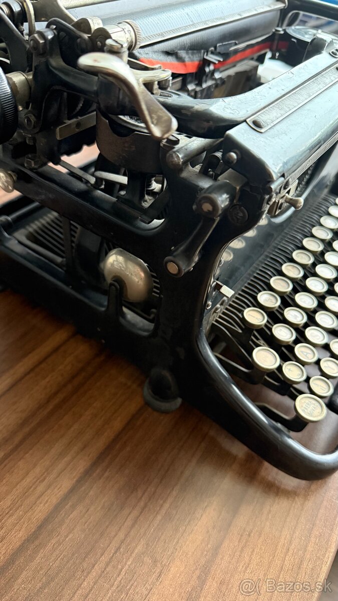 Starozitny pisaci stroj - 10