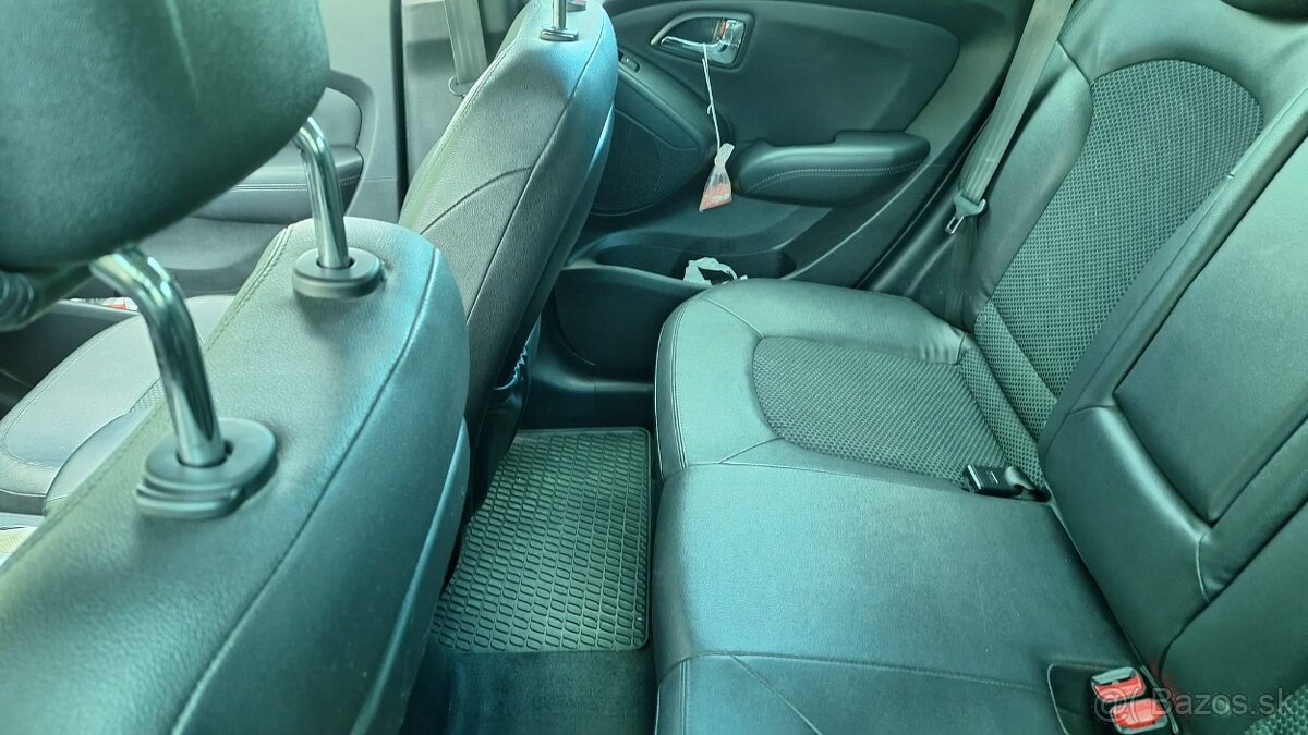 Hyundai ix35 rok 2013 1.7 - 10