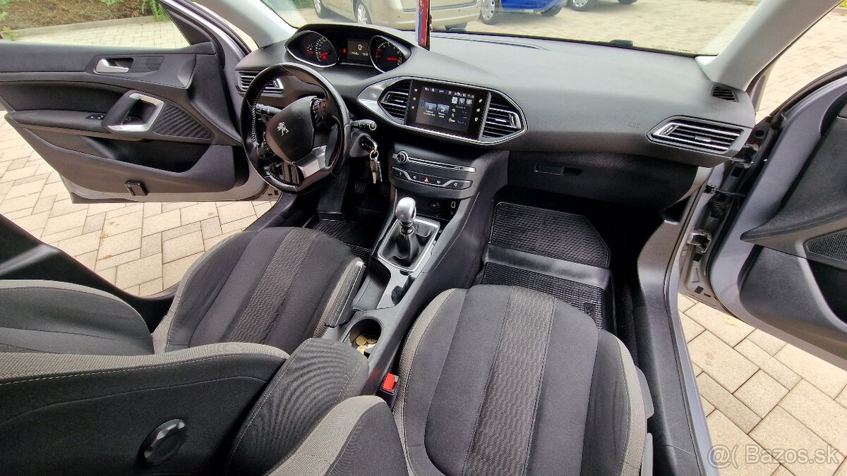 Peugeot 308 sw 1.2i 2015 111.000km - 10