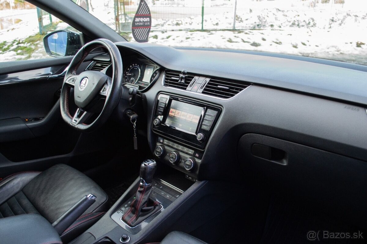Škoda Octavia Combi 2.0 TDI DPF RS DSG - 10
