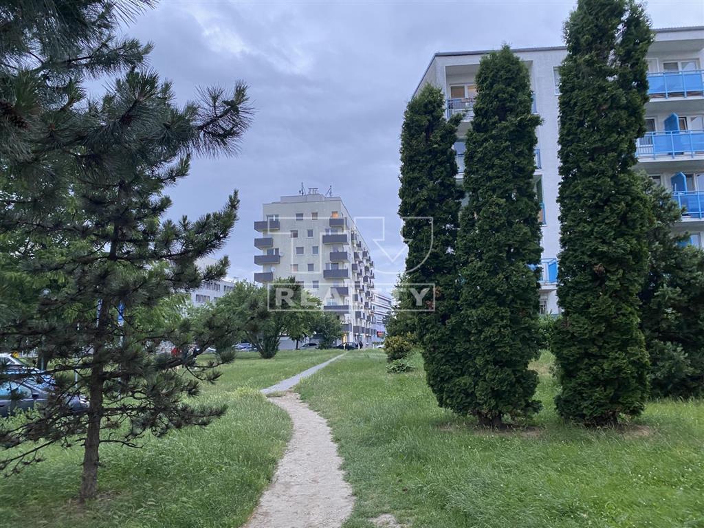 Predaj 2.izbového bytu – 70 m2, bezbariérový vstup - 10