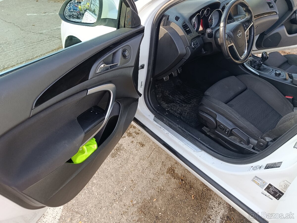 Predám Opel Insignia Sports Tourer - 10