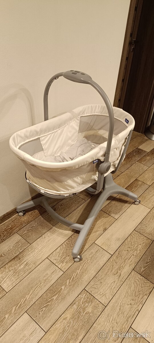 Chicco postieľka na kolieskach - 10
