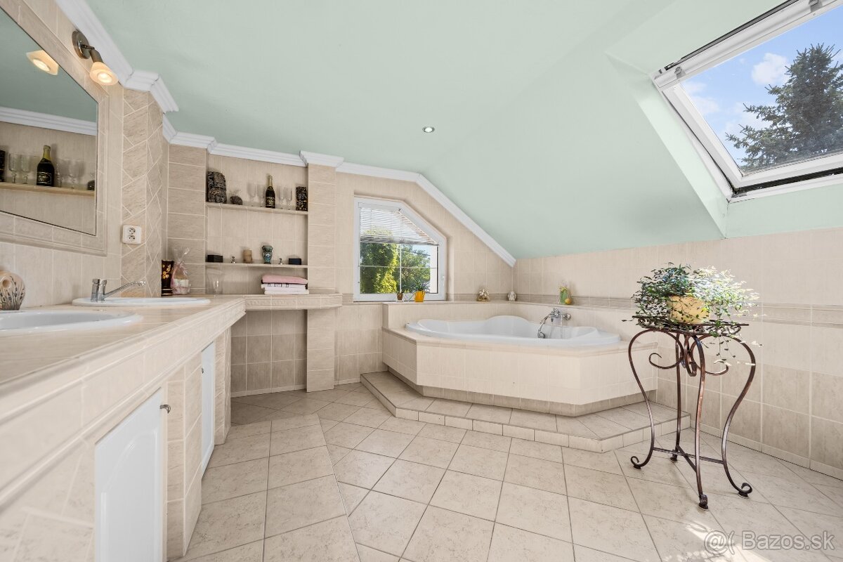 Ponúkame na predaj krásny rodinný dom v Malackách. - 10