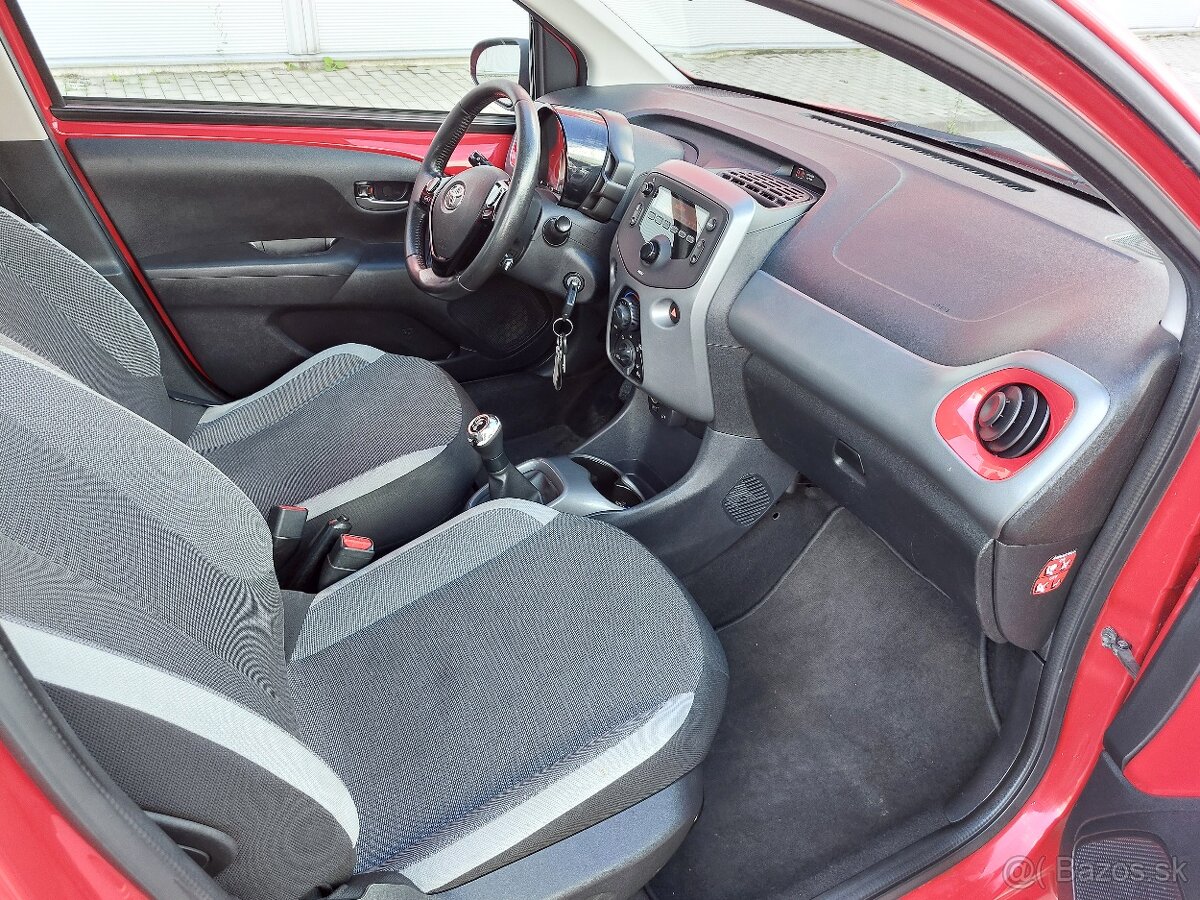 Toyota Aygo 1.0 VVT-i, r.v. 2020, kúp. v SR, benzín - 10