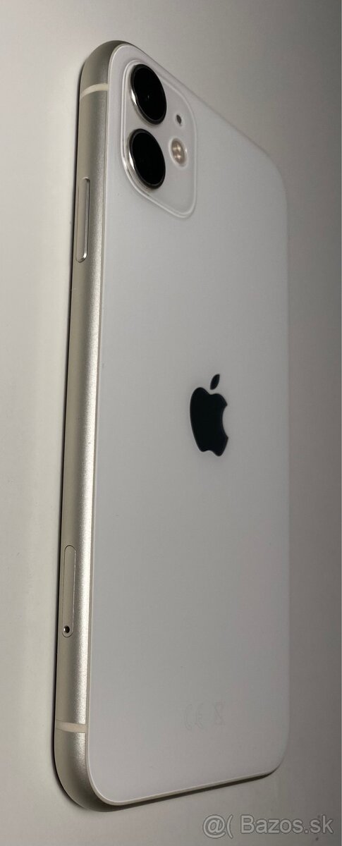 iPhone 11, batéria 84% - 10