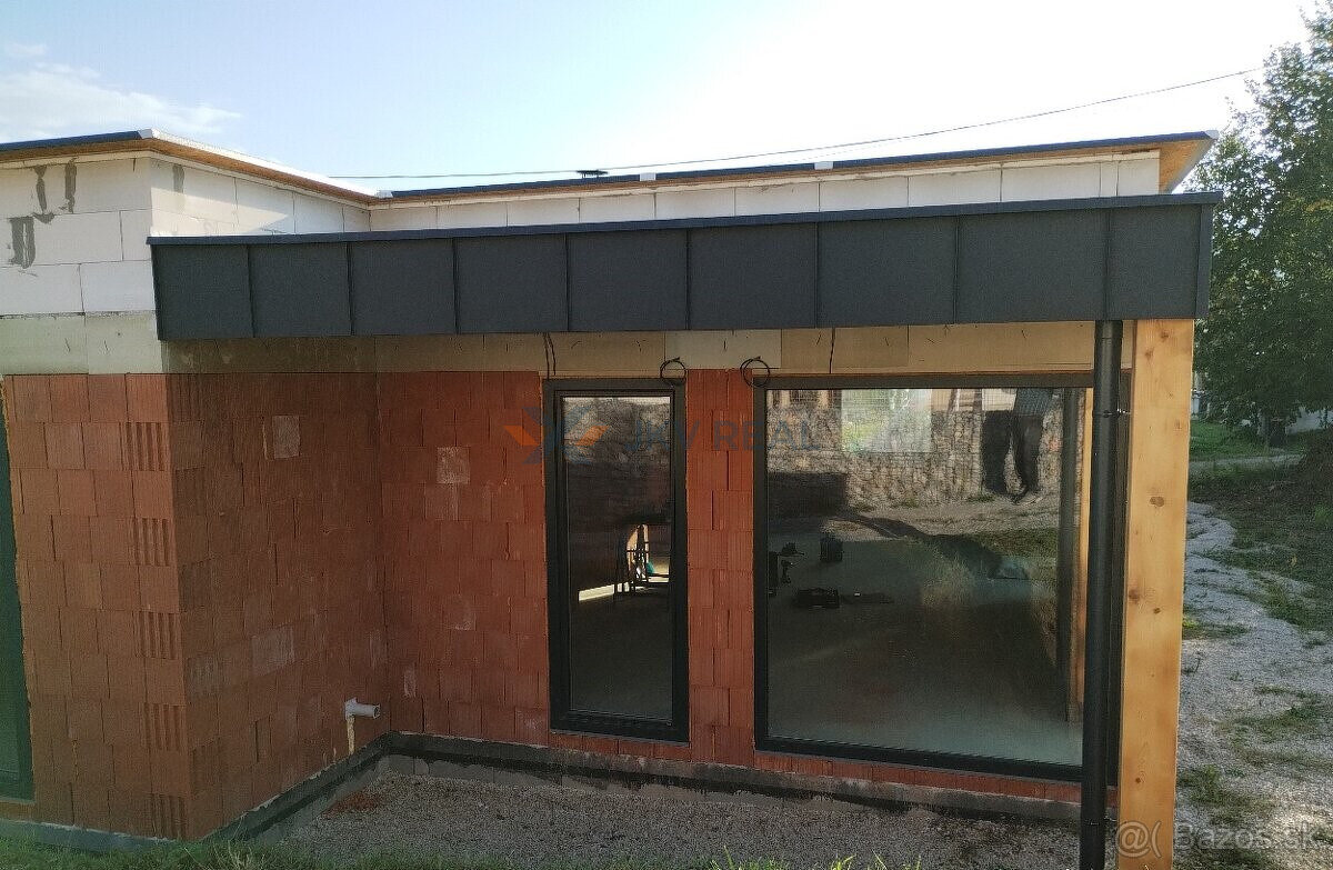 PREDAJ priestranného rodinného domu neďaleko Žiliny - 10