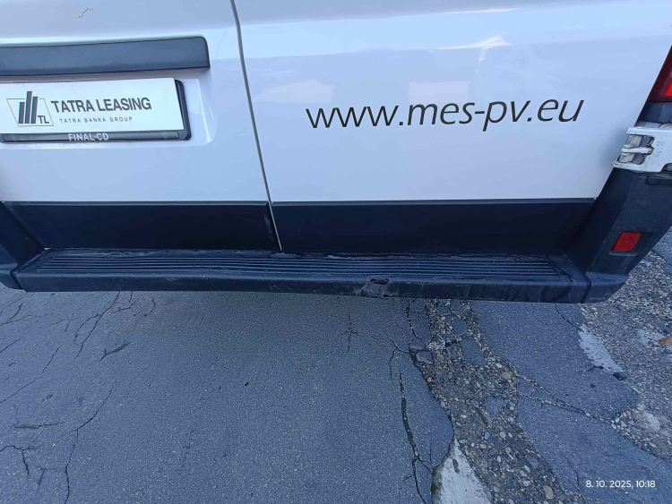 Predám Peugeot Boxer 2.2 BlueHDi 165k 435 L3H2 Pack - 10