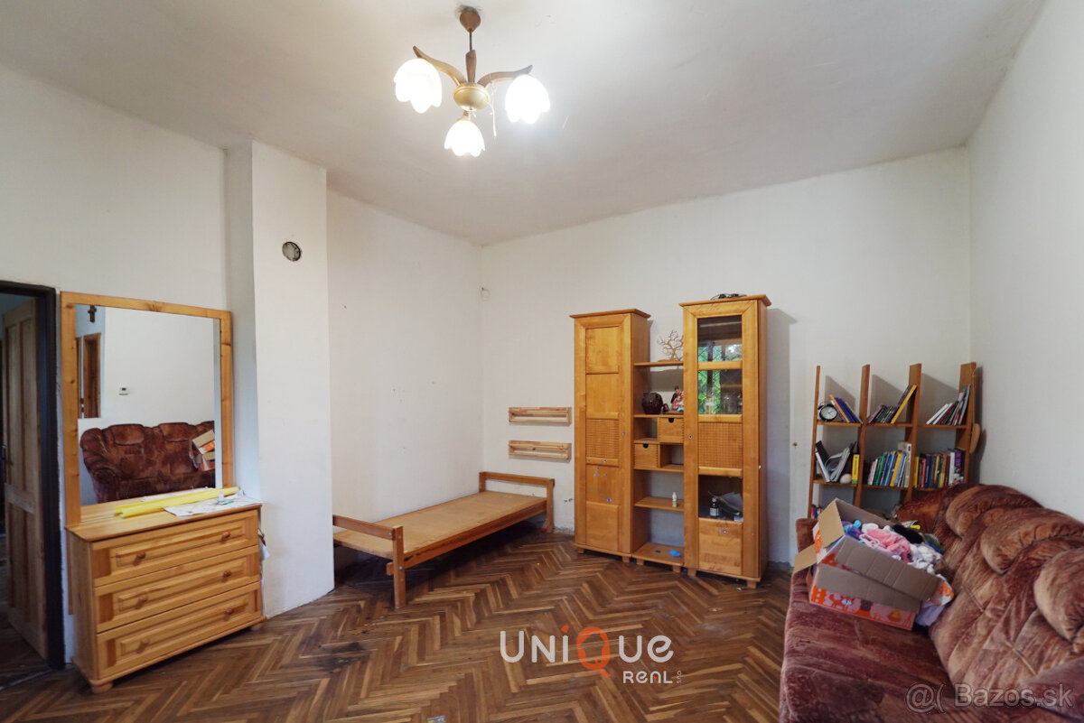 Na predaj: Vidiecka usadlosť pri Veľkom Mederi – 1ha, dom - 10