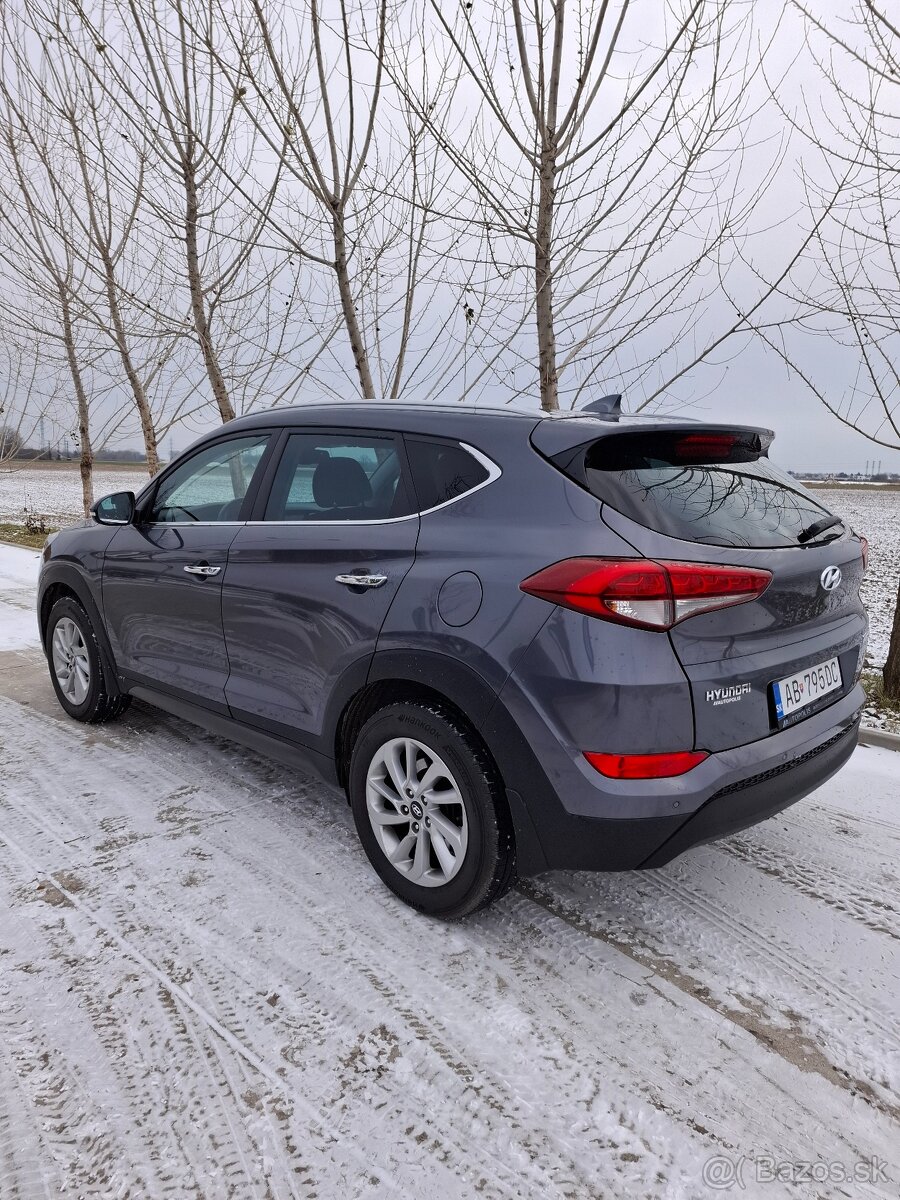 Hyundai Tucson 1.6 benzin 97kw - 10