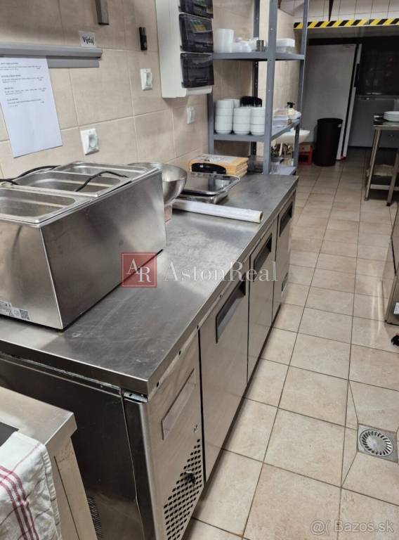 JEDINEČNÝ PRIESTOR v suteréne historickej budovy, Banská Bys - 10