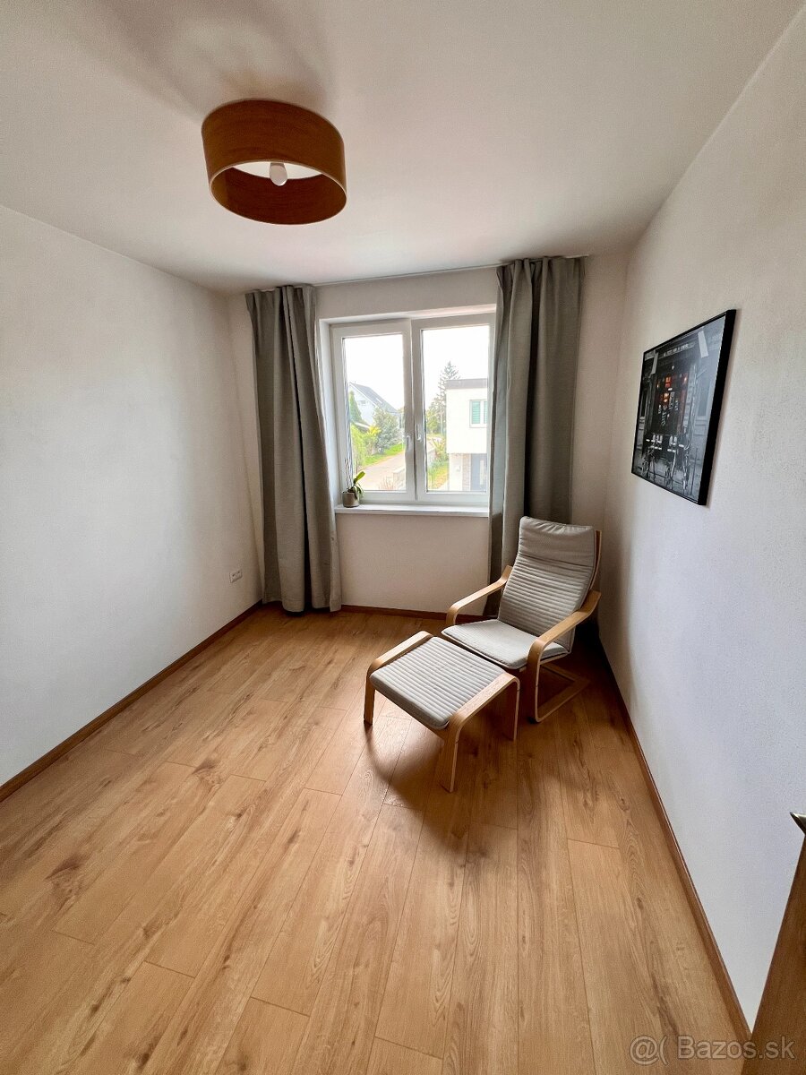 ZNÍŽENÁ CENA Predaj 4 izbový rodinný dom nedaleko Piešťan - 10