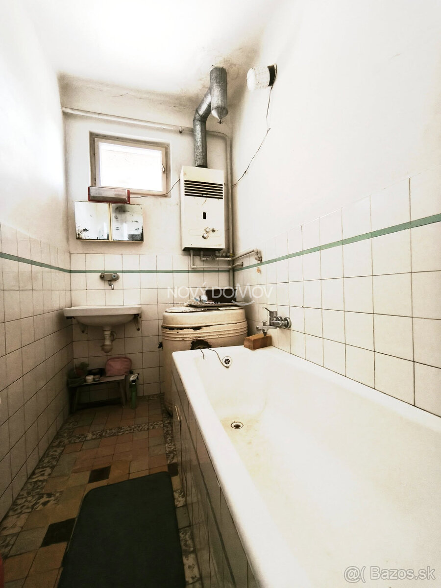 PREDAJ – starší rodinný dom na veľkom pozemku 758 m², Váhovc - 10