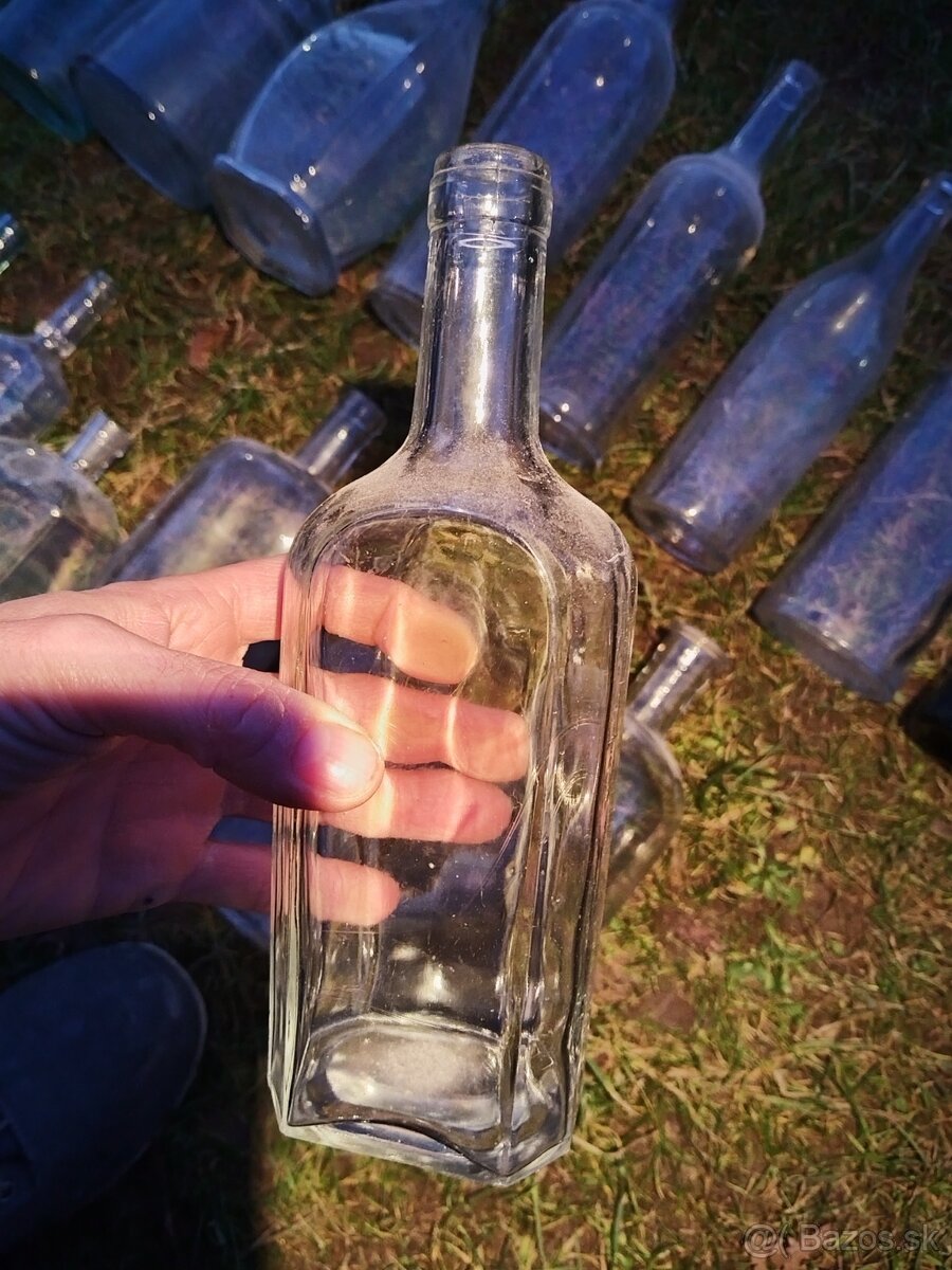 staré fľaše a poháre - 10