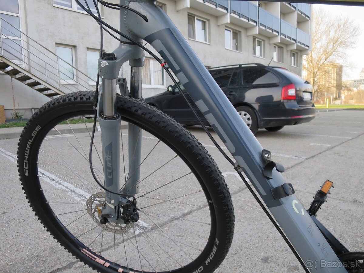 Bicykel Cube aim 29 - 10