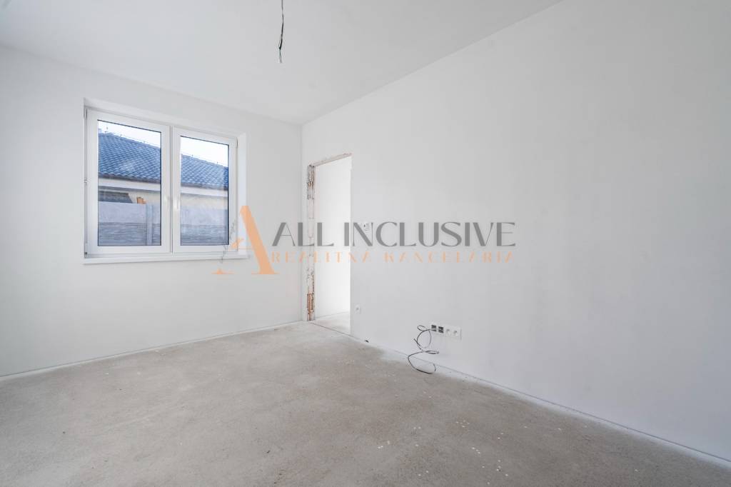 ALL INCLUSIVE | NA PREDAJ 3 IZBOVÉ BYTY V OBCI JANÍKY - 10