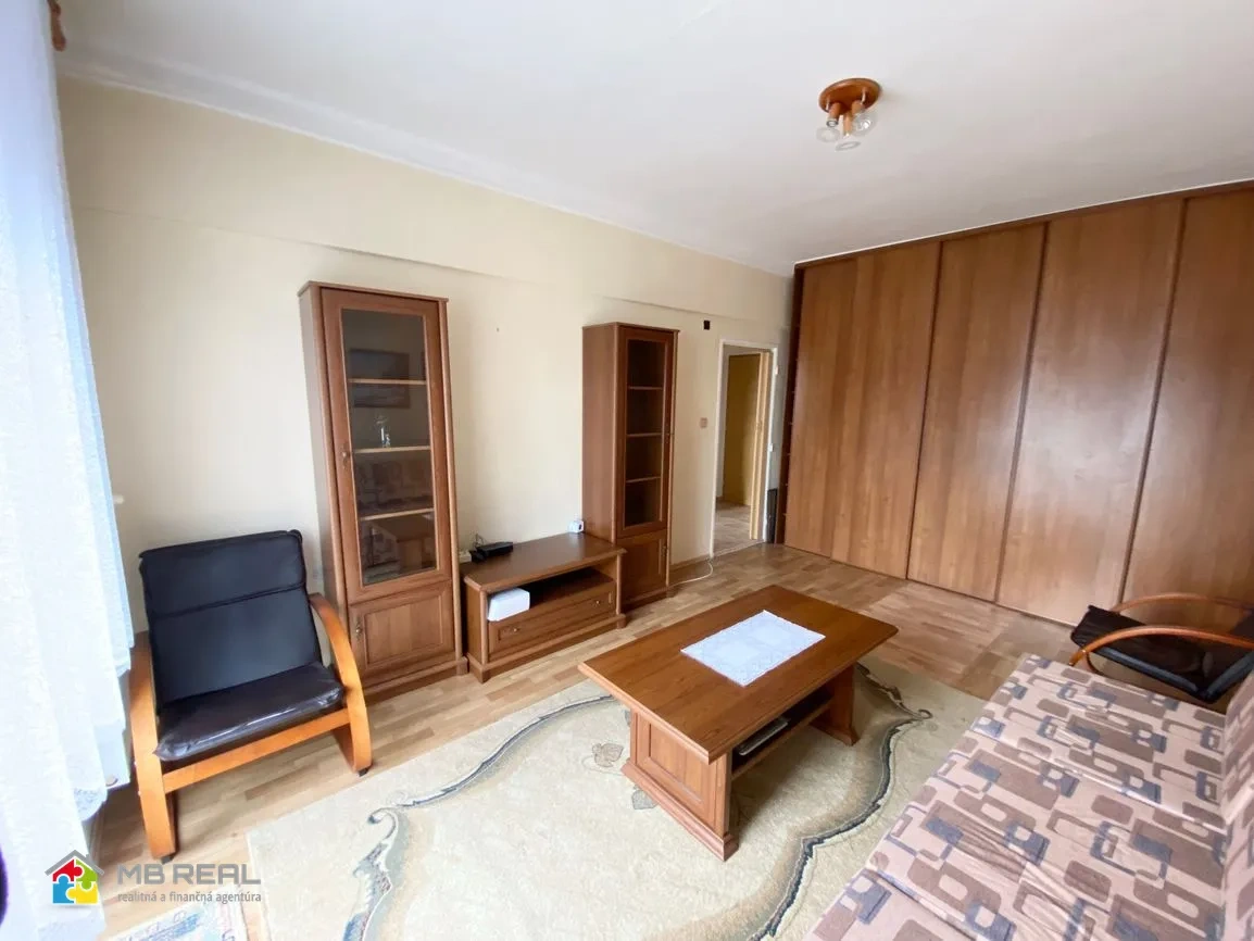 REZERVOVANÉ - Jednoizbový, Žiar nad Hronom, centrum, 40 m2 - 10