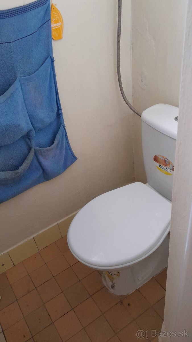 Na predaj priestranný 4-izbový rodinný dom - 10