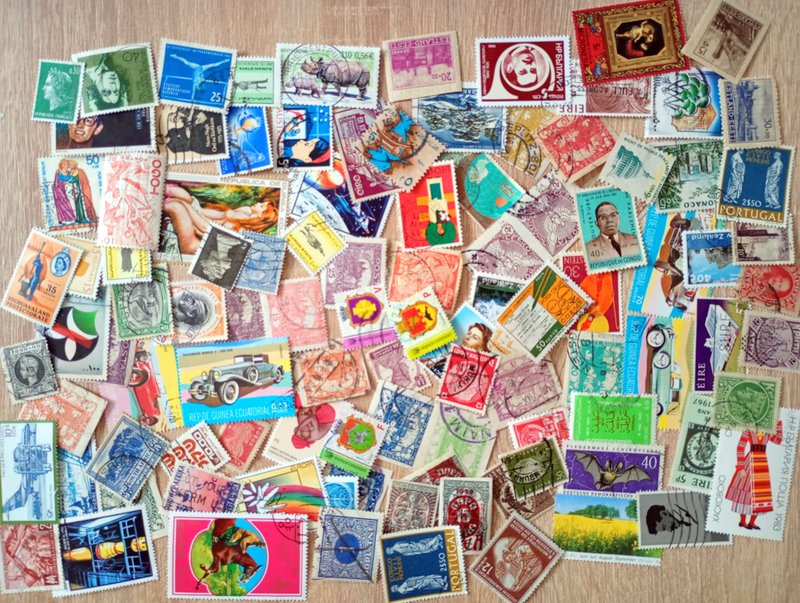 Predám balík poštových známok 1000 ks. č 1 - 10