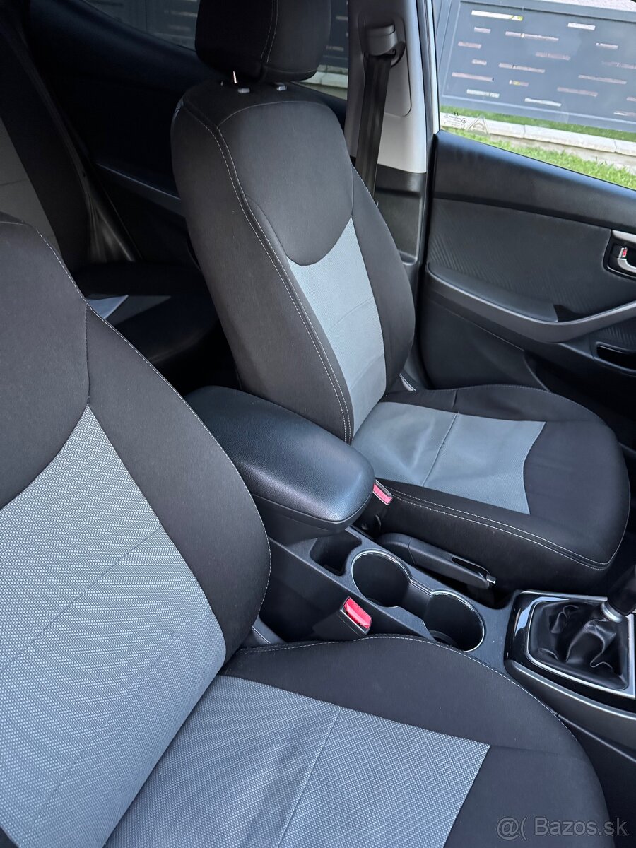 Hyundai Elantra - 10