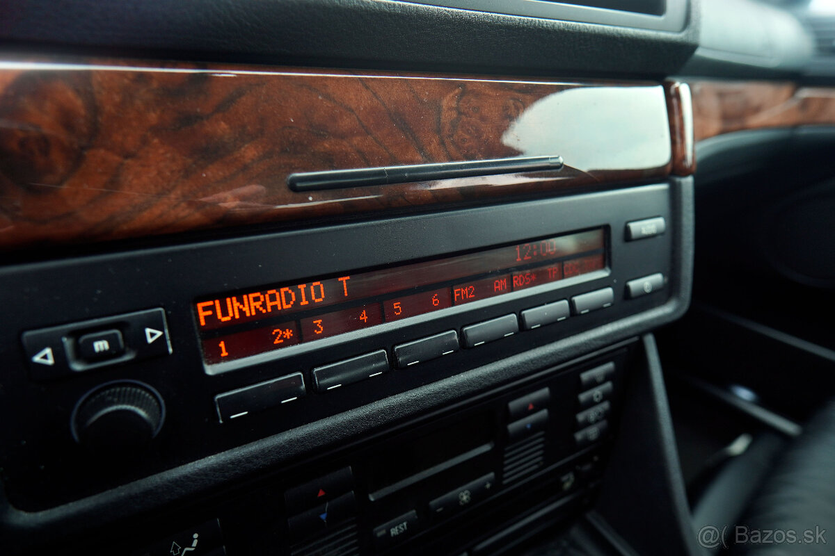 BMW 528i E39 - 10