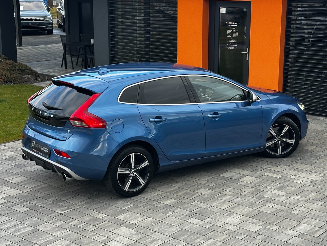 Volvo V40 R-Design D3 2.0 150k A/T - 10