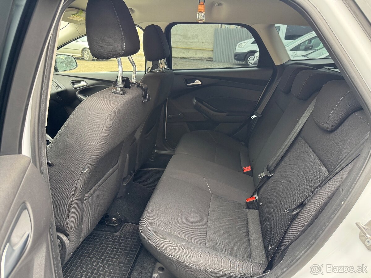 Ford Focus Kombi 1.0 EcoBoost - 10