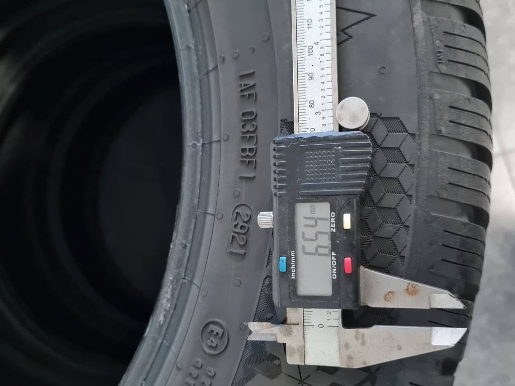 4x Continental 215/65 R17 99H Zimné pneumatiky. - 10