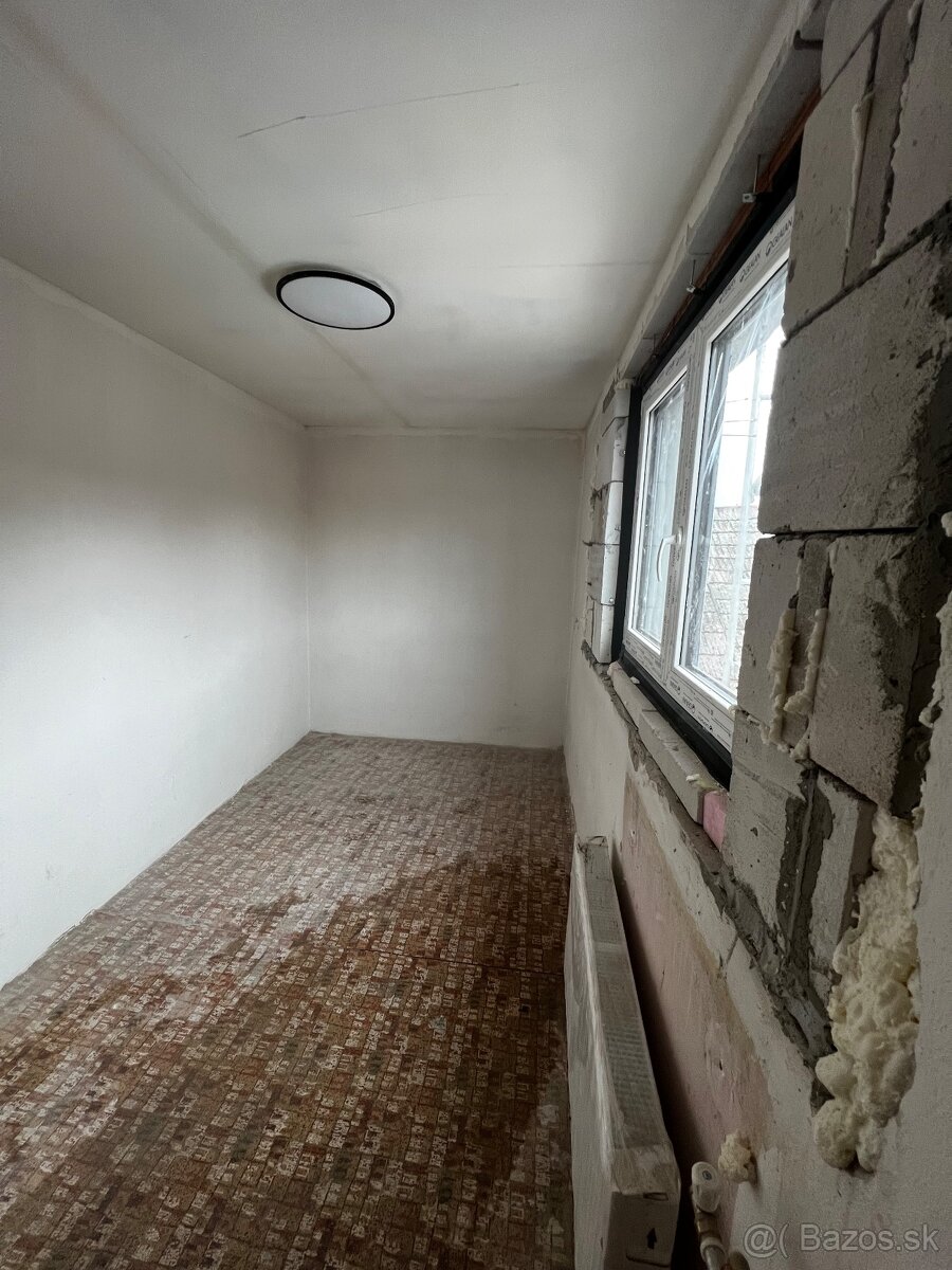 Izba v dome Bajtava, štúrovo - 10