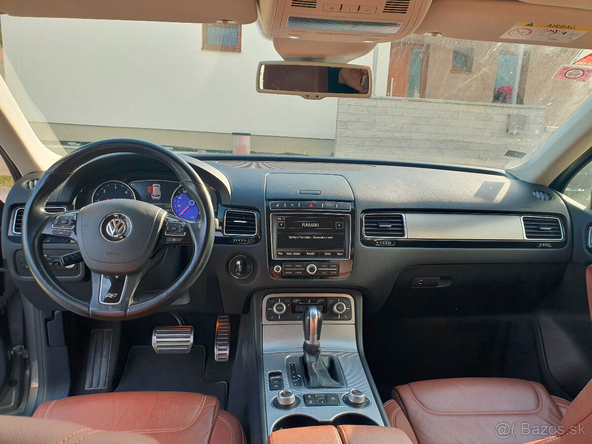 Volkswagen Touareg II 3.0 TDI R-Line 4MOTION - 10