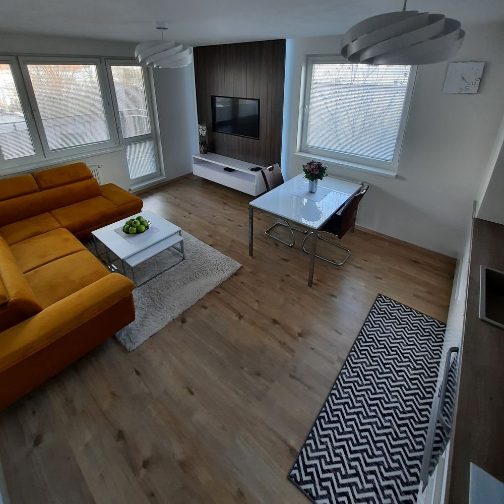 Prenájom 2-izb. byt v TN, Zlatovská + parkovacie miesto - 10