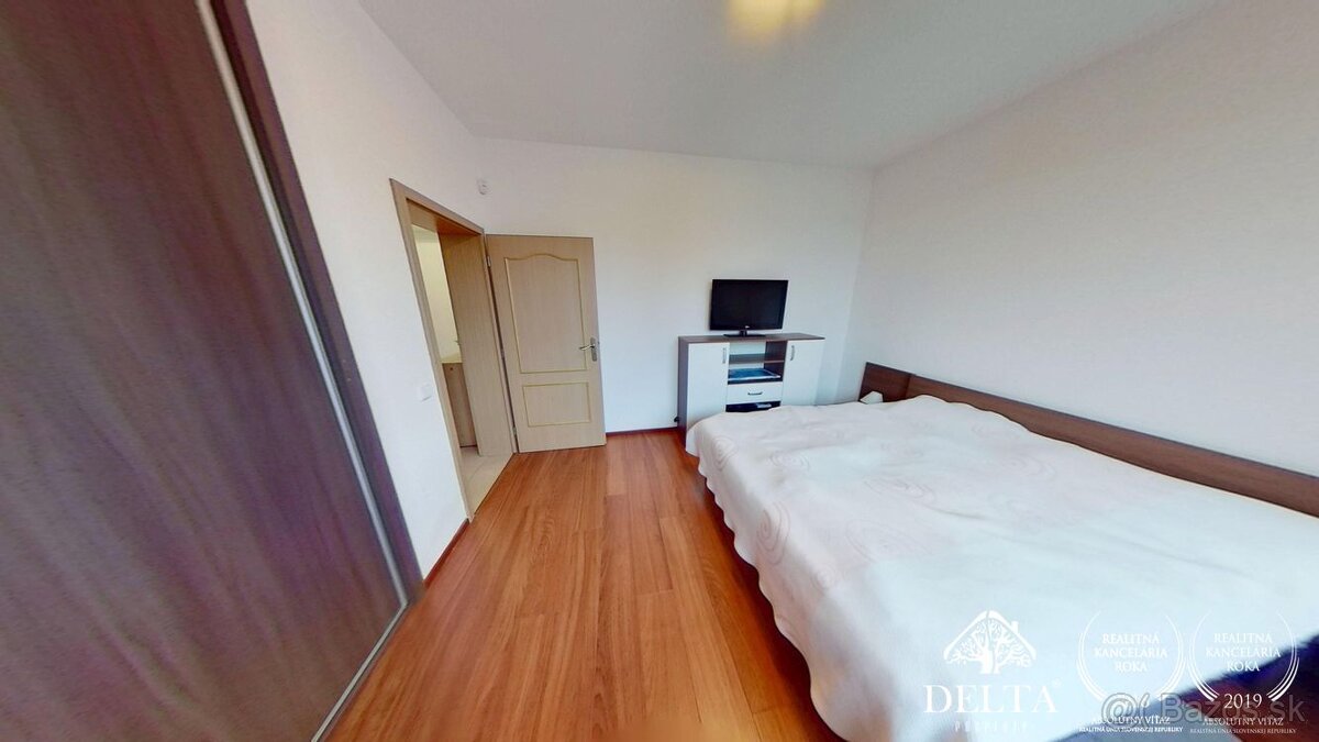 DELTA - Priestranný, krásny 2-izbový apartmán s veľkým balkó - 10